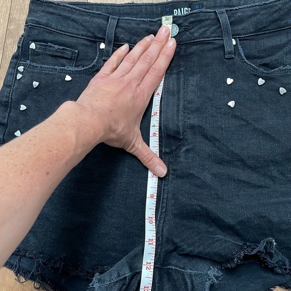 Paige Margot mini Shorts high rise Noir Studded Heart, black distressed, sz 29 - Picture 12 of 12